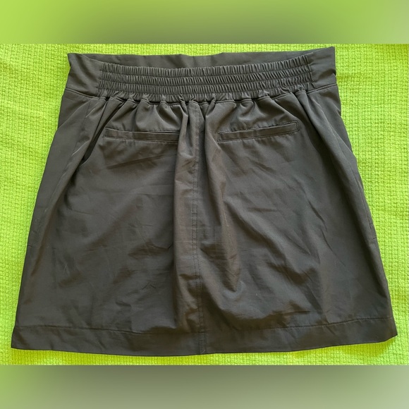 Renuar Elegant Black Skort (Sz L) - Picture 4 of 11